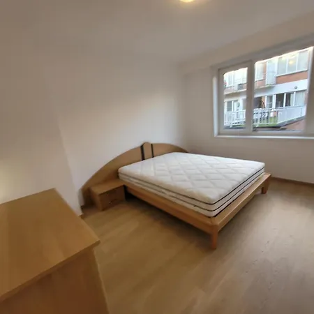 Ruim Dichtbij Zee Apartment
